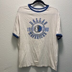 Dallas Mavericks NBA Size XL vintage 1980 T shirt  blue trim cotton tee Mens